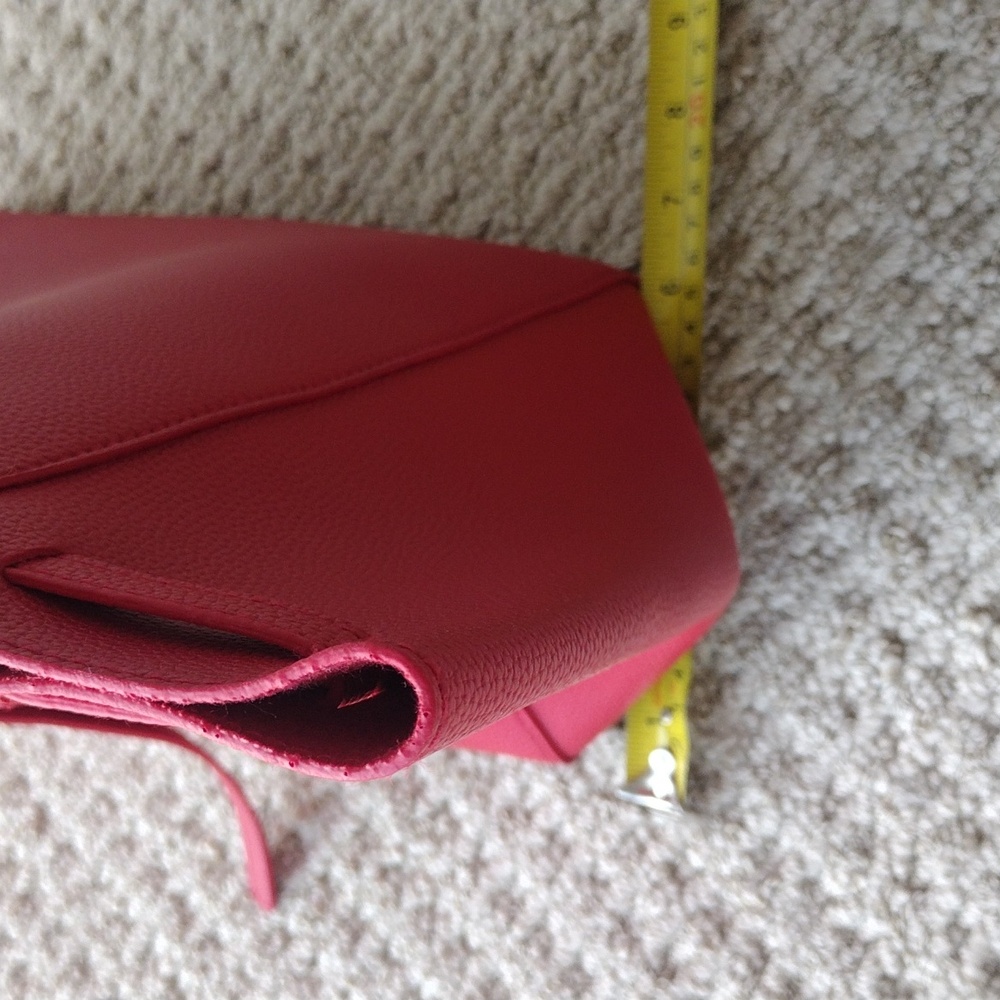 Elegant Red Tote Bag - Picture 16 of 17